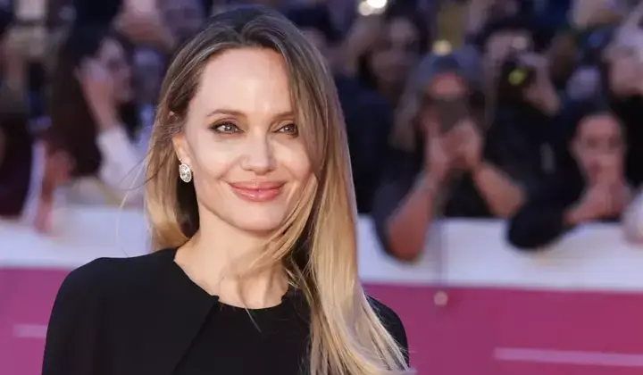 Angelina Jolie ABD'yi terk ediyor 1 Angelina Jolie ABD’yi terk ediyor