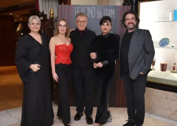Fadik Sevin Atasoy ve Tamer Levent Çırağan Sarayı’nda Beyond The Frame Projesi’nde buluştu