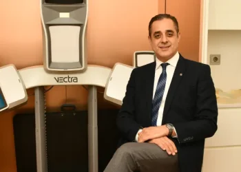 Modern estetiğin referans cerrahı Doç. Dr. Erdem Güven dergimiz Quality’e konuk oldu