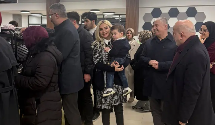 Merve Mermer ve Aslan bebekten iftar yemeği