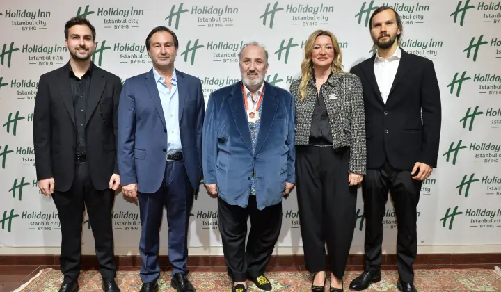 Uğur Batur’dan Mehmetçikler için anlamlı müzayede
