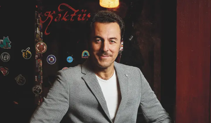 Yetkin Dikinciler: İki gözünün vanaları hazır yaşayan bir insanım