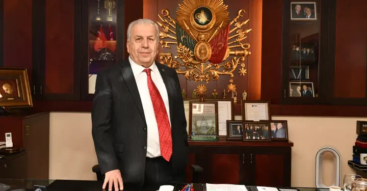 Akgün Otelleri Yönetim Kurulu Başkanı Vedat Akgün, ticaretin onurunu, aile olmanın anlamını ve çok daha fazlasını Quality'e anlattı 15 Akgün Otelleri Yönetim Kurulu Başkanı Vedat Akgün, ticaretin onurunu, aile olmanın anlamını ve çok daha fazlasını Quality’e anlattı
