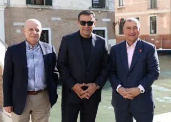 Ahmet Güneştekin’in ‘Sessizlik’ sergisi Venedik’te Palazzo Gradenigo’da sanatseverlerle buluşuyor