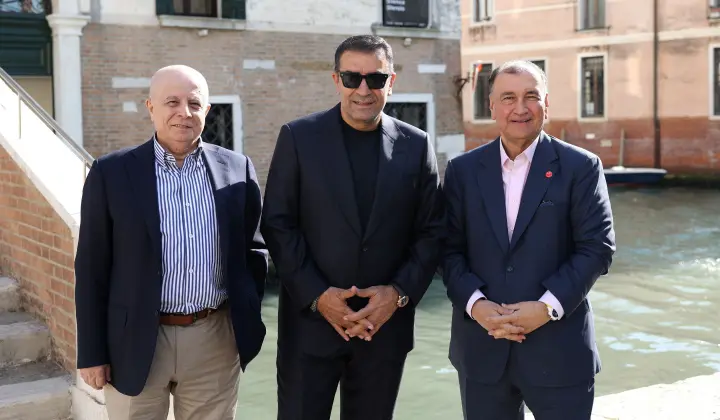 Ahmet Güneştekin’in ‘Sessizlik’ sergisi Venedik’te Palazzo Gradenigo’da sanatseverlerle buluşuyor