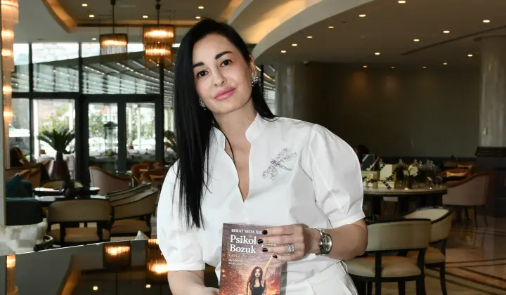 ‘Psikolojim Bozuk Gen Z’ isimli kitabıyla dikkat çeken Berat Seda İlkutluğ dergimize konuk oldu