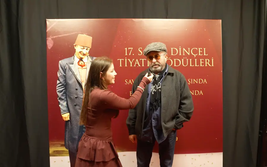 17. Savaş Dinçel Tiyatro Ödülleri sahiplerini buldu 3 erkancan 17. Savaş Dinçel Tiyatro Ödülleri sahiplerini buldu
