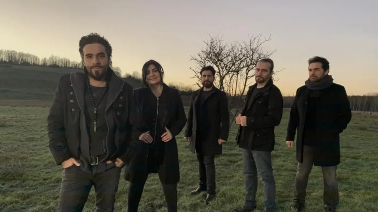 Milli takıma, Yurtseven kardeşlerden özel şarkı