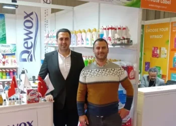 Selim Güzel ve Doğukan Gül, DEWOX markasıyla temizlik ürünleri sektörüne iddialı bir giriş yaptı