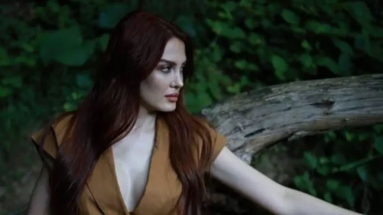 Hazel’den duygulara dokunan yeni şarkı: Ardına Bakmadan