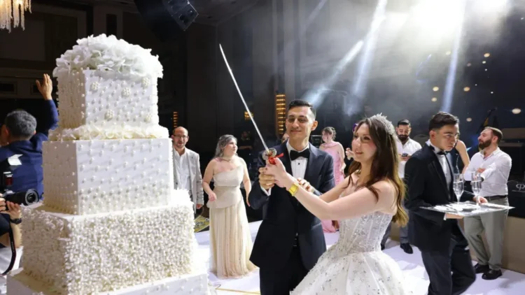 Emir Sönmez ile Ülkem Karadot görkemli bir düğünle evlendi