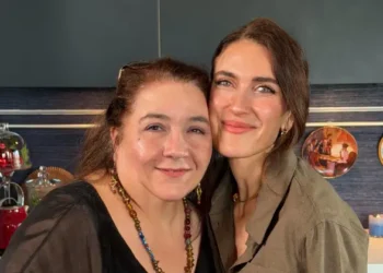 Hülya Duyar; Hande Erçel çalışkan ve tutkulu bir oyuncu
