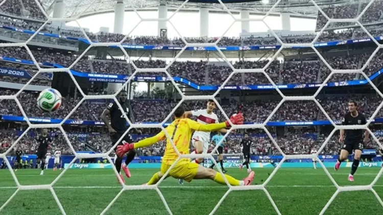 Arda Güler yeni bir rekora imza attı