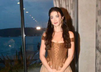 Ceren Benderlioğlu kendisini takipten çıkan Demet Özdemir hakkında ne söyledi?