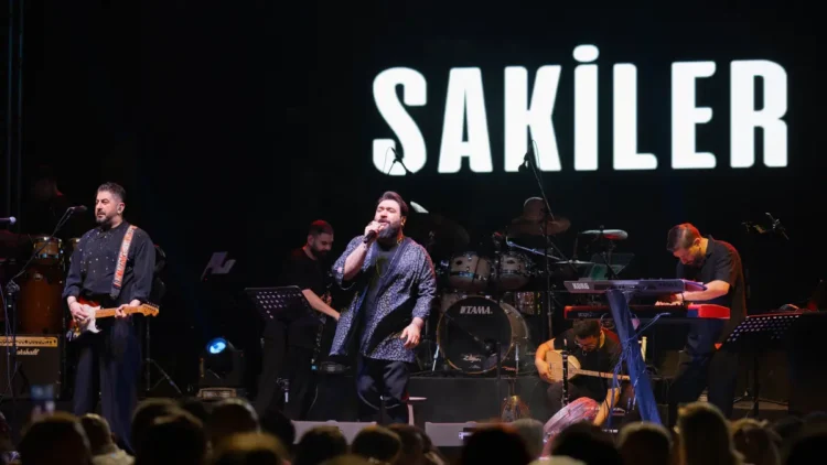 Merit Royal Gardens’ta ‘Sakiler’den müzik ziyafeti