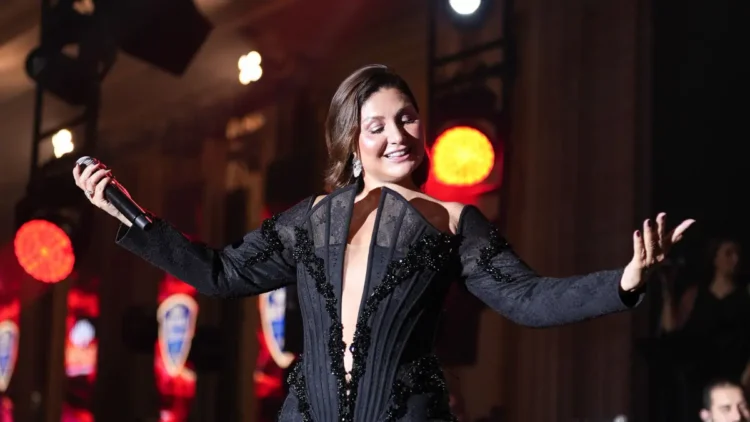 Sibel Can, Merit Royal Diamond sahnesinde büyüledi