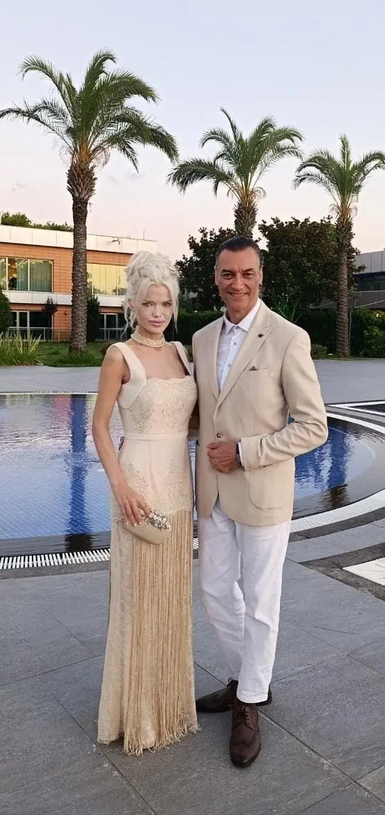 Tayfun Duygulu ile eşi Isabella verdikleri kilolarla dikkat çekti 3 Duygulu Tayfun Duygulu ile eşi Isabella verdikleri kilolarla dikkat çekti