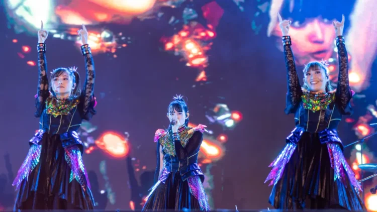 Japon metal fenomeni BabyMetal, Lİfepark’ı salladı