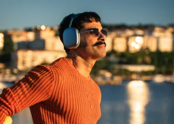 Gökhan Türkmen, Mazhar Alanson’un ‘Yandım’ını yorumladı