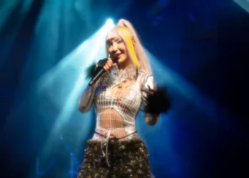 Hande Yener’in ‘Bu Yüzden’i konserlerde büyük ilgi görüyor