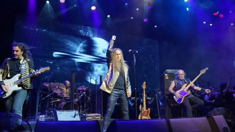 Kurtalan Ekspres’ten Harbiye’de zamanın ötesinde bir konser