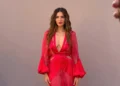 Melisa Aslı Pamuk kırmızı elbisesiyle ışık saçtı