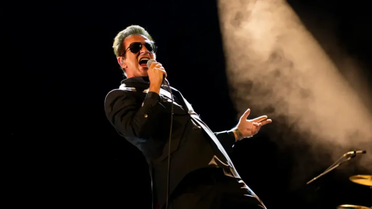 Harbiye Açıkhava'da Teoman ile Rock rüzgarı 11 Harbiye Açıkhava’da Teoman ile Rock rüzgarı