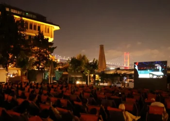 Kült filmler Boğaz’ın kıyısında yıldızların altında izleyiciyle buluşuyor
