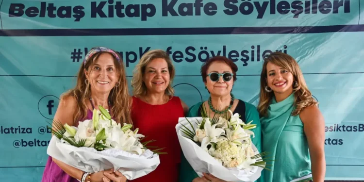 Buket Uzuner ve Müge İplikçi Beşiktaş’ta kitapseverlerle buluştu 5 Buket Uzuner ve Müge İplikçi Beşiktaş’ta kitapseverlerle buluştu