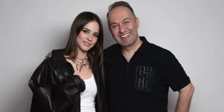 Helin Elveren: Aşkı sevmiyorum 2 Helin Elveren: Aşkı sevmiyorum