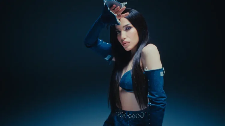 Burcu Güneş’ ten yeni single çalışması ‘Ben Yanmam’
