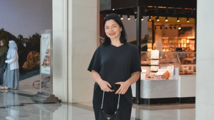 Merve Boluğur’dan siyah şıklığı