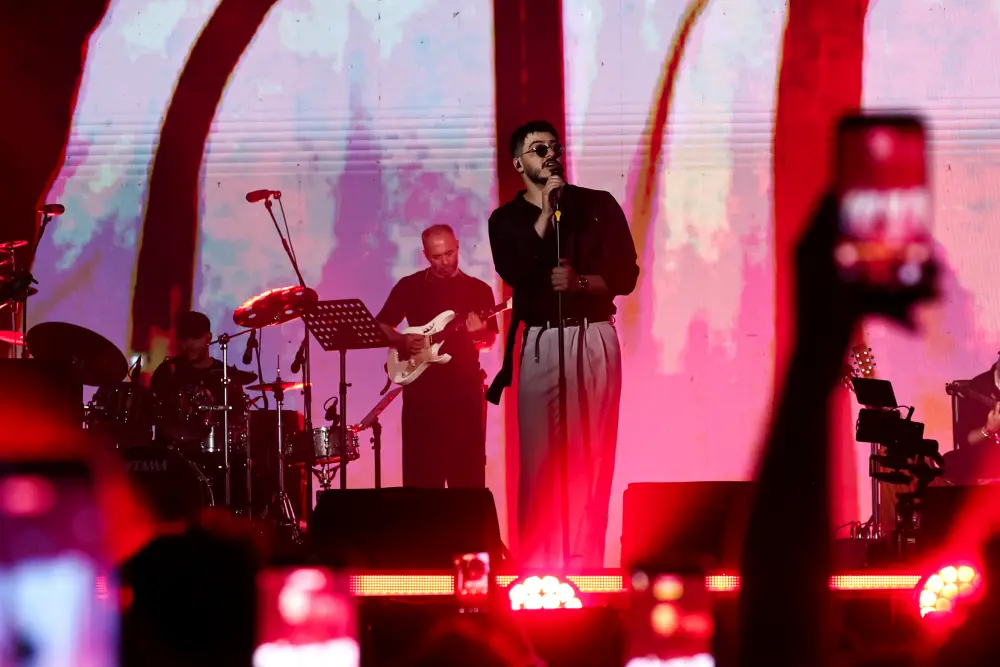 Semicenk 4 Semicenk ve Yıldız Tilbe, İstanbul Festivali’ni mest etti