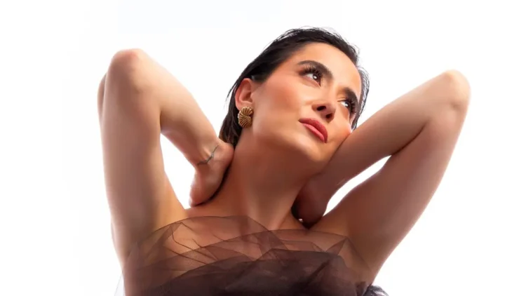 Ezgi Eyüboğlu’ndan Yeni Single: Bize Ne Kalır 2 Ezgi Eyüboğlu’ndan Yeni Single: Bize Ne Kalır