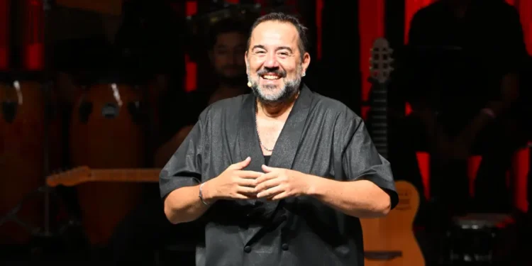 Ata Demirer'den Harbiye'de kahkaha ve müzik şöleni 8 Ata Demirer’den Harbiye’de kahkaha ve müzik şöleni