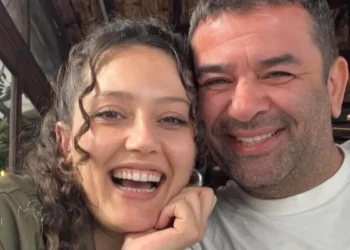 Sevgiliden Bülent Şakrak’a romantik kutlama