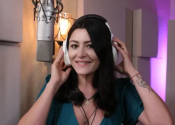 Deniz Çakır’dan romantik bir yorum