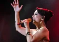 Ebru Gündeş’in dev korosu 13 Ebru Gündeş’in dev korosu