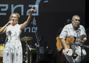 Eda–Metin Özülkü çiftinden Bodrum’da müzik ziyafeti