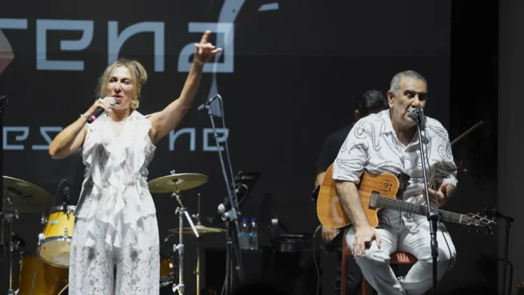 Eda–Metin Özülkü çiftinden Bodrum’da müzik ziyafeti