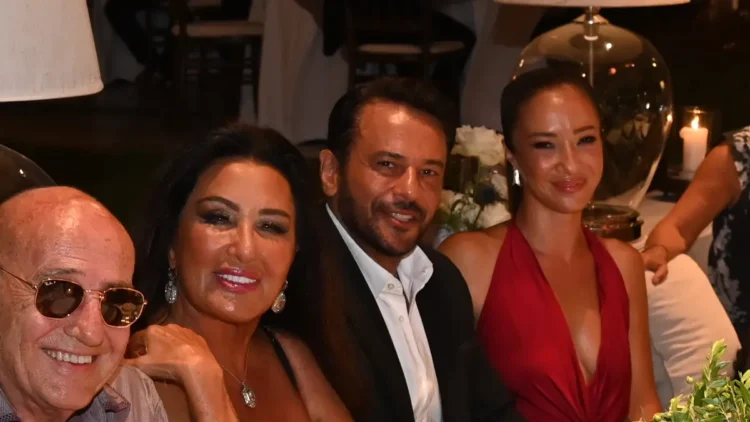 Emre Altuğ, sevgilisi Pınar Yüzbaşıgil ile Quality objektiflerine mutluluk pozu verdi 3 Emre Altuğ, sevgilisi Pınar Yüzbaşıgil ile Quality objektiflerine mutluluk pozu verdi
