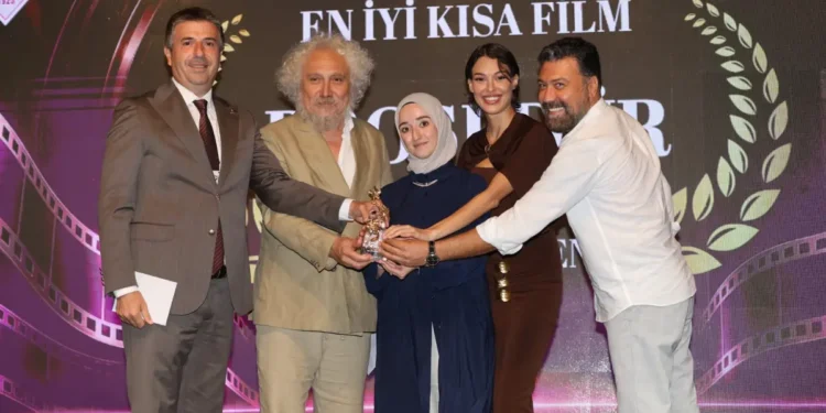 Altın Erguvan Ödülleri sahiplerini buldu 5 Altın Erguvan Ödülleri sahiplerini buldu