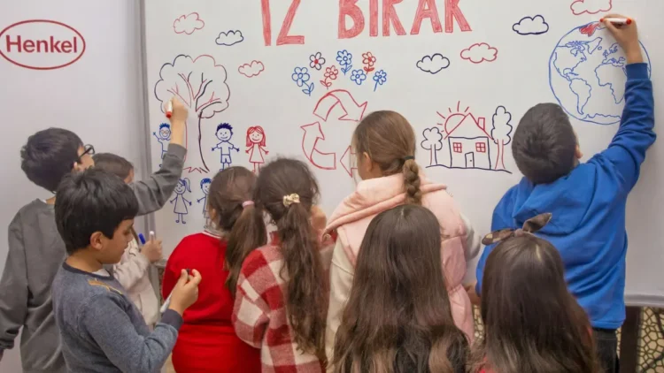 Türk Henkel'in İz Bırak Projesi, 444 çocuğa ulaşarak sürdürülebilirlik bilinci aşıladı 1 Türk Henkel’in İz Bırak Projesi, 444 çocuğa ulaşarak sürdürülebilirlik bilinci aşıladı