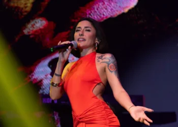 Melek Mosso’ya abone yağdı