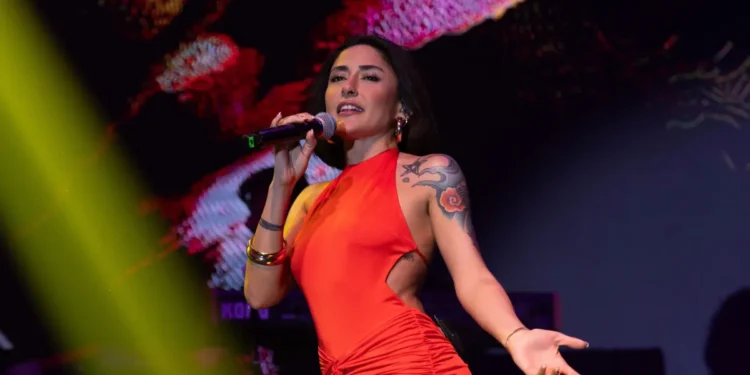 Melek Mosso'ya abone yağdı 2 Melek Mosso’ya abone yağdı