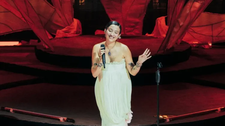 Karnı burnunda konserlerine devam ediyor 1 Karnı burnunda konserlerine devam ediyor