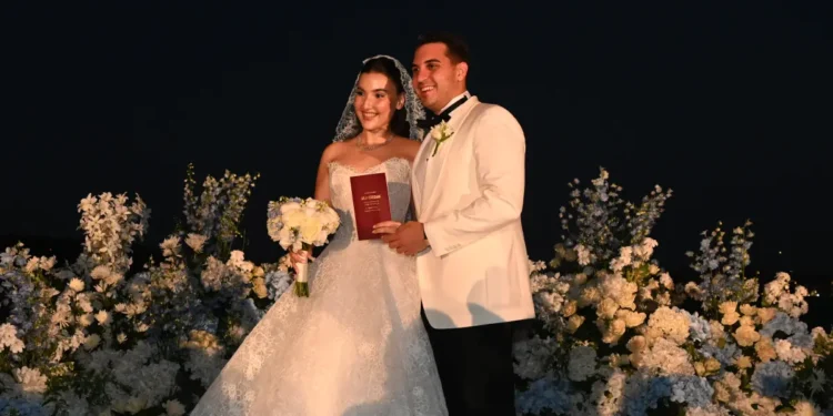 Mısra-Can Yalçın çifti ömür boyu mutluluğa 'evet' dedi 5 Mısra-Can Yalçın çifti ömür boyu mutluluğa ‘evet’ dedi