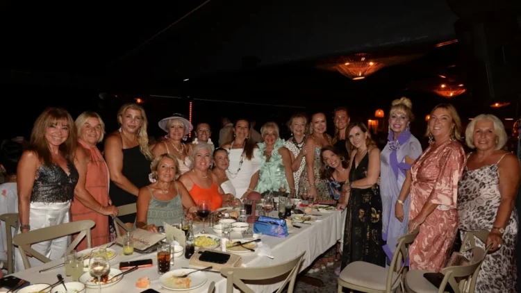 Olgar çifti Bodrum’da dostlarını ağırladı 1 Olgar çifti Bodrum’da dostlarını ağırladı