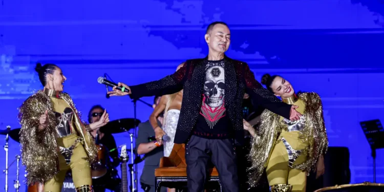 İstanbul Festivali’nde Serdar Ortaç fırtınası 7 İstanbul Festivali’nde Serdar Ortaç fırtınası