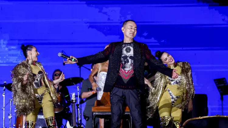 İstanbul Festivali’nde Serdar Ortaç fırtınası